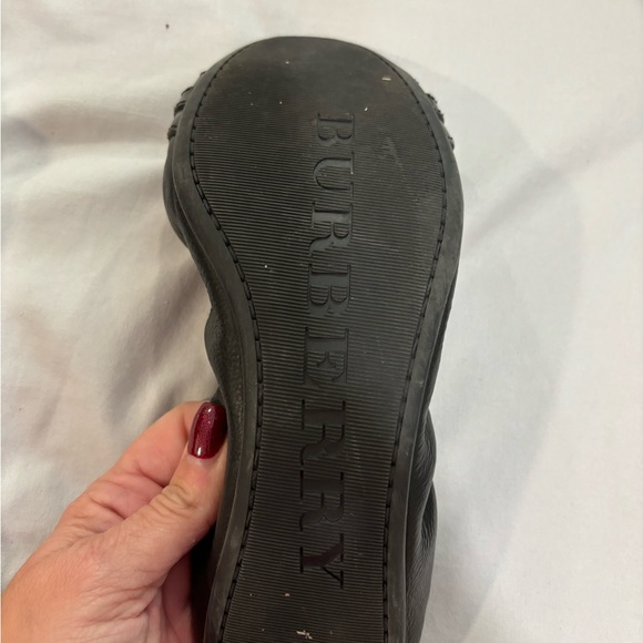 Burberry Women’s Shoes! Like New! - Picture 3 of 3